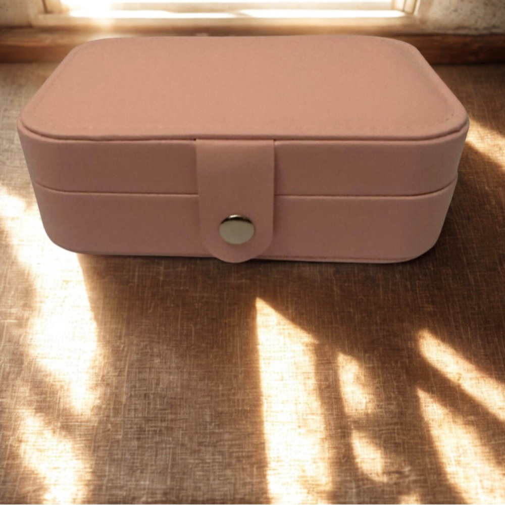 Elegant Pink Jewelry Organizer